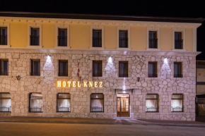  Hotel Knez  Купрес